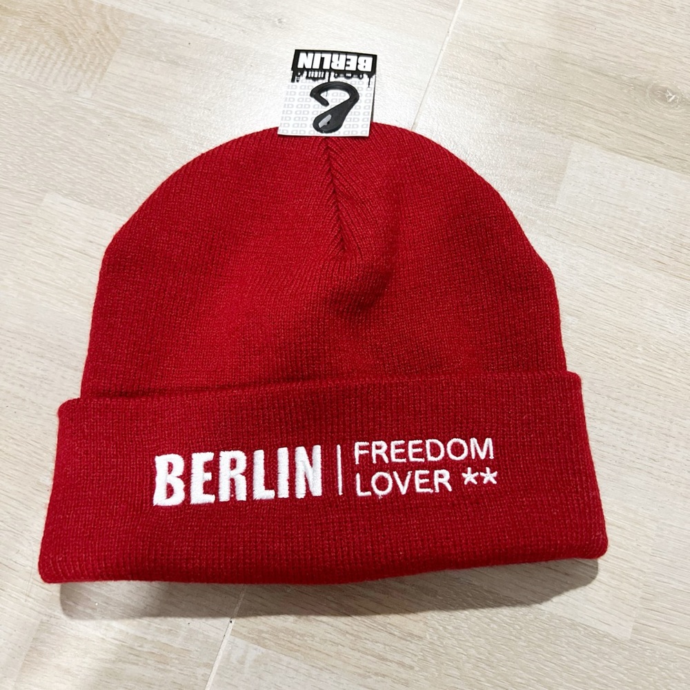 NWT Berlin Freedom Lover Hat
